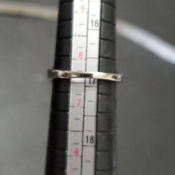 ***Final Sale*** Silver tone large rhinestone ring 6-1/4 to 6-1/2 - Picture 8 of 9